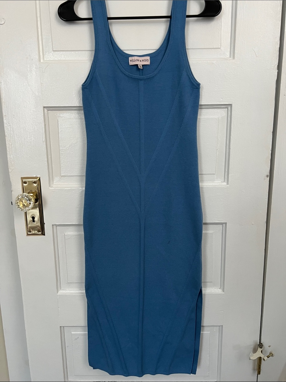 Willow & Wind Sleeveless Midi Dress in blue